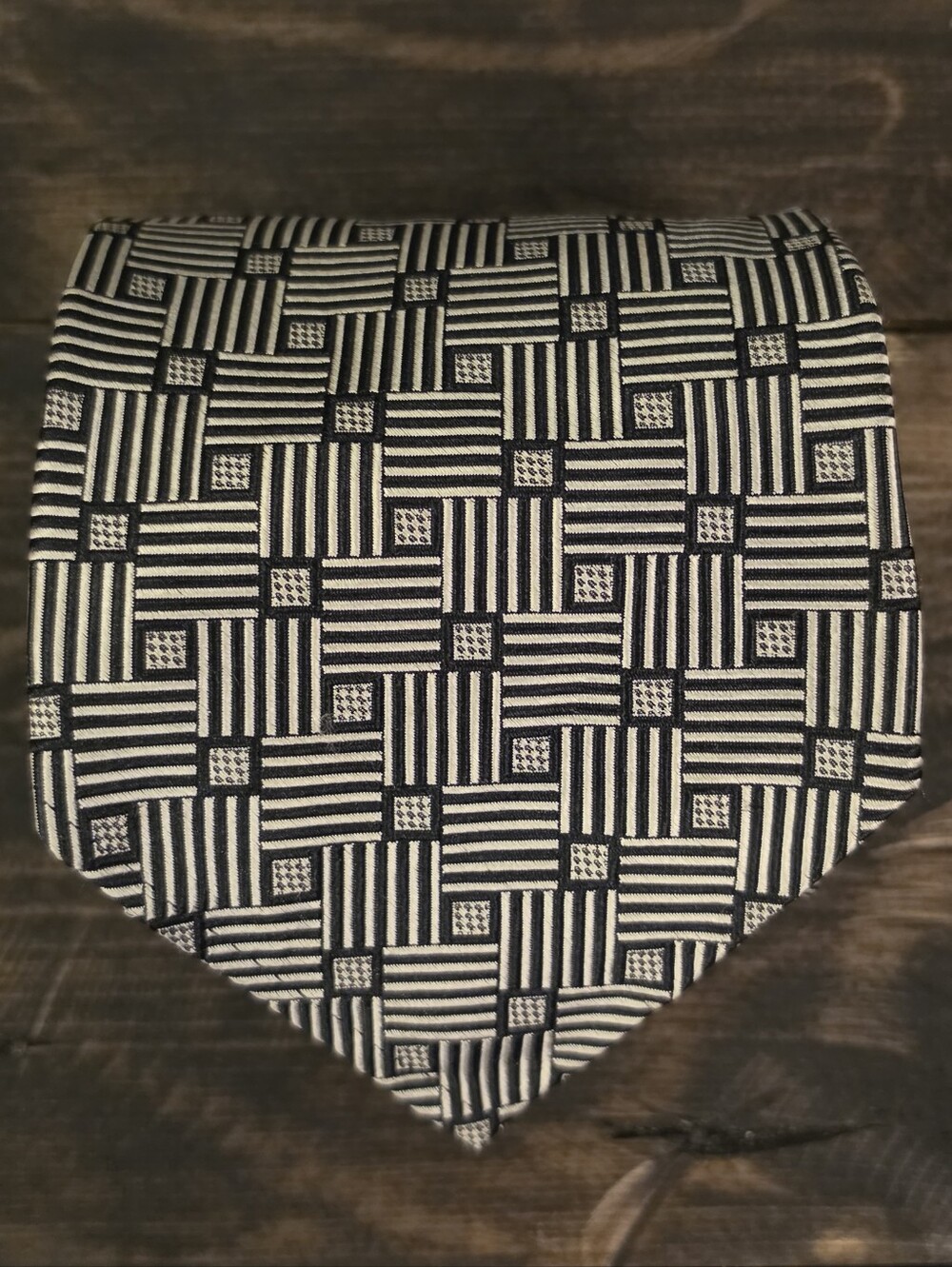 XMI Men's Silk Tie Geometric Pattern Handmade USA 58" x 4"
